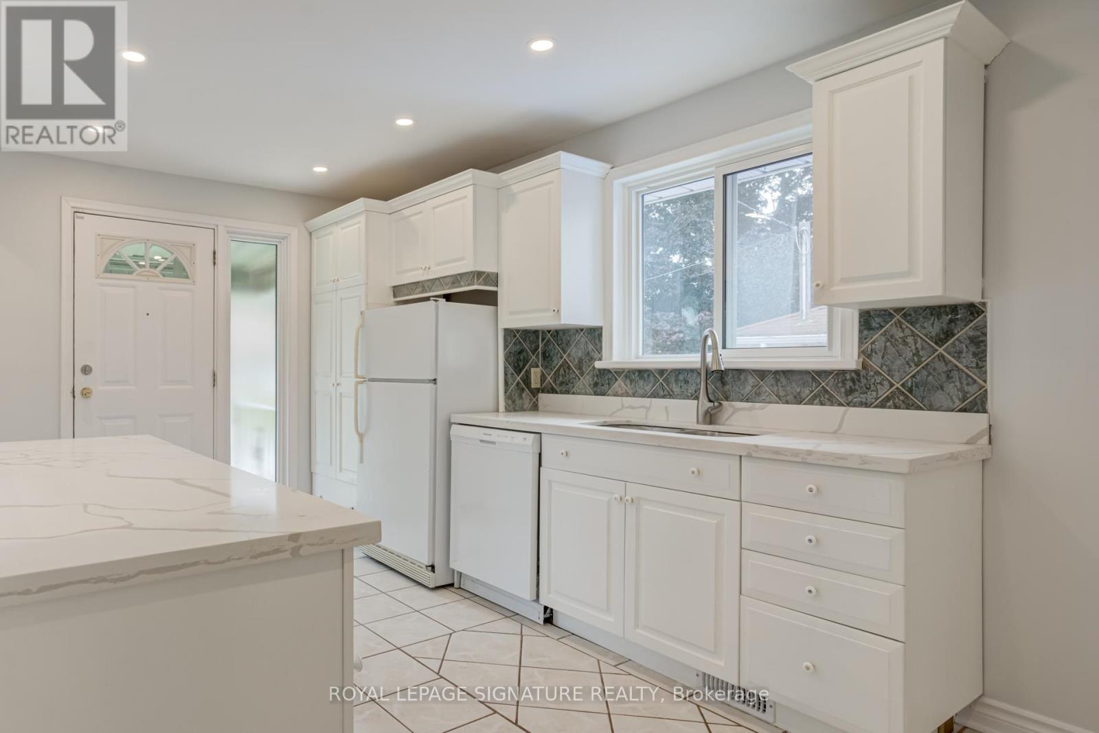 Main - 144 Willow Lane, Newmarket, Ontario  L3Y 4J3 - Photo 14 - N12496400