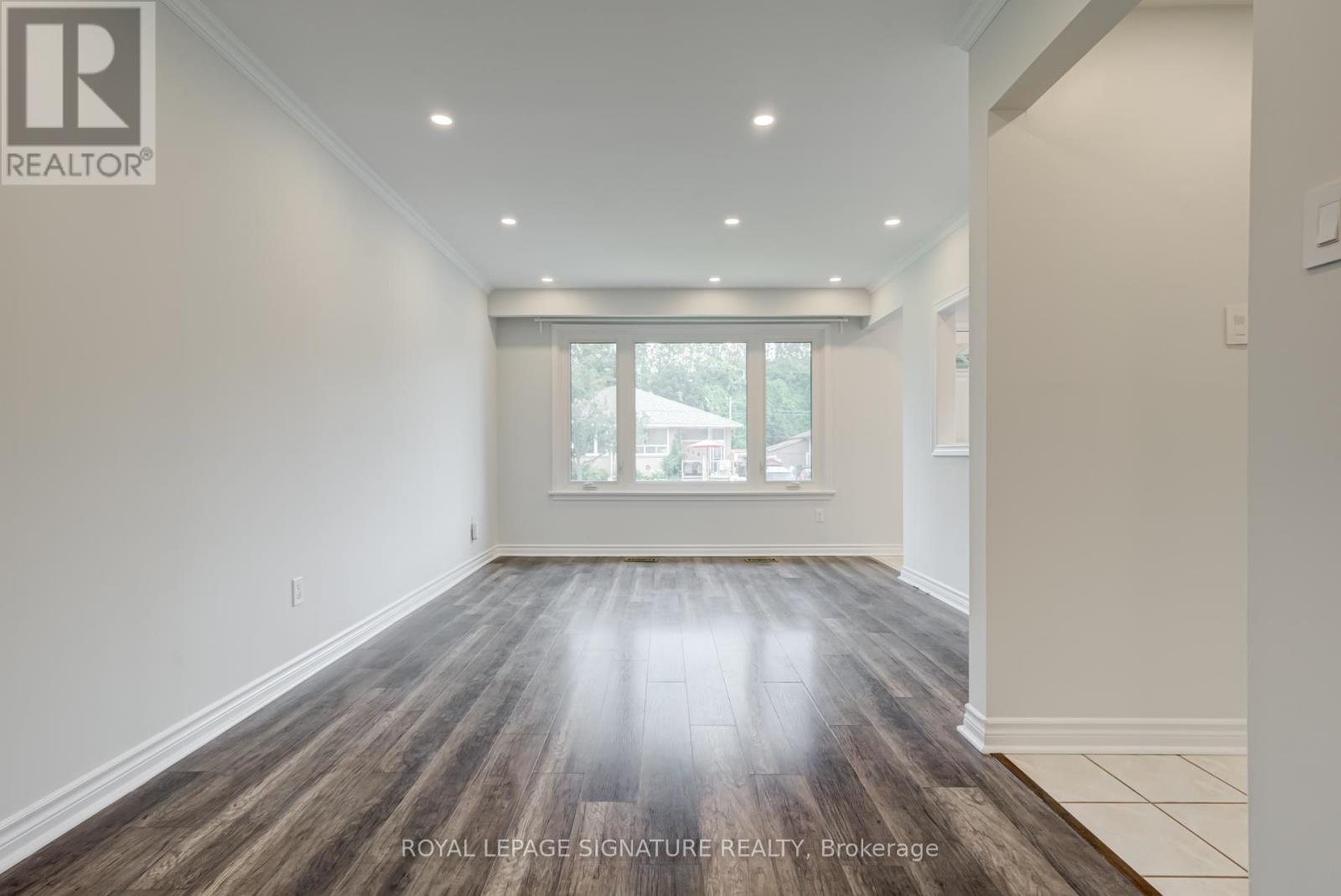 Main - 144 Willow Lane, Newmarket, Ontario  L3Y 4J3 - Photo 5 - N12496400