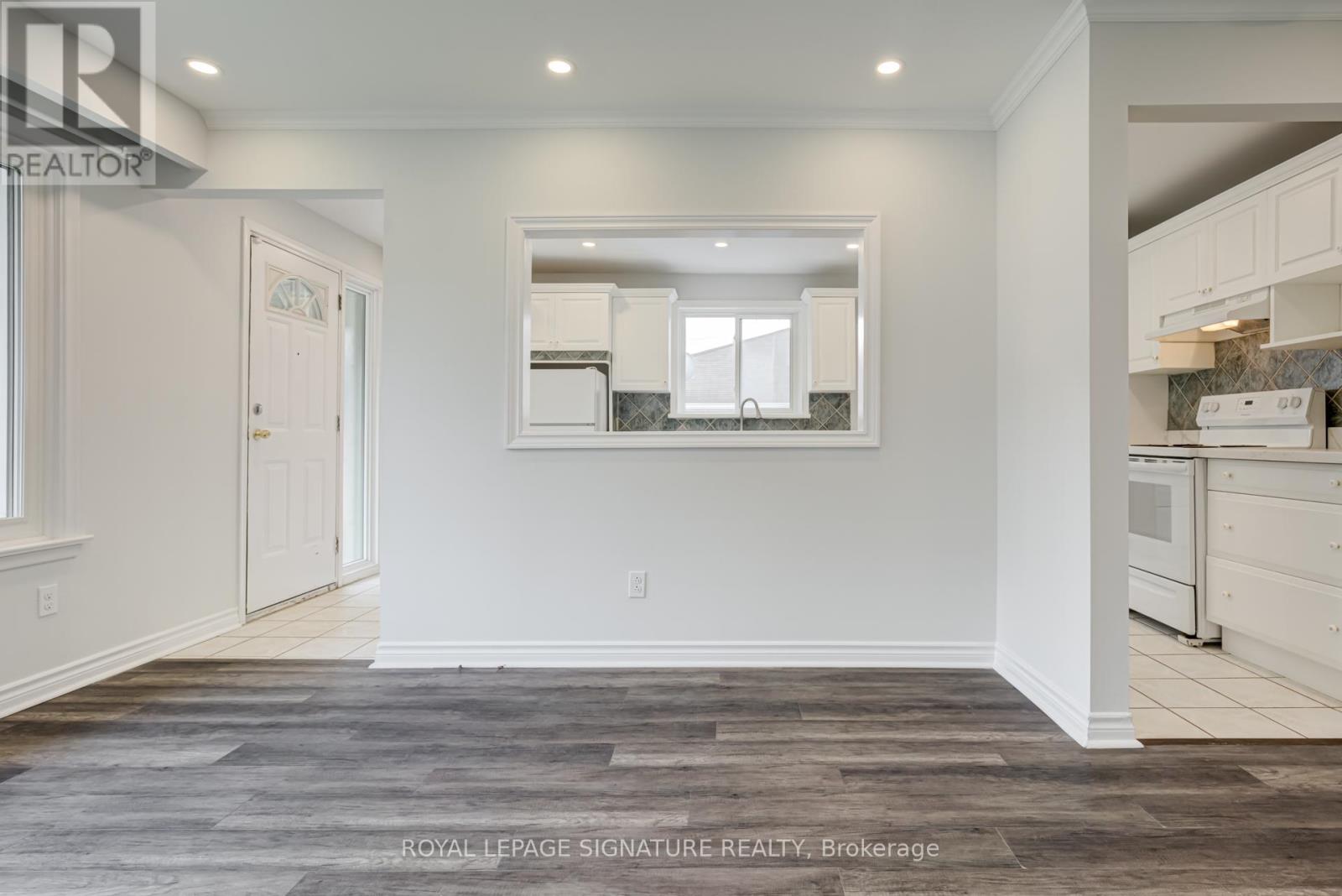 Main - 144 Willow Lane, Newmarket, Ontario  L3Y 4J3 - Photo 8 - N12496400