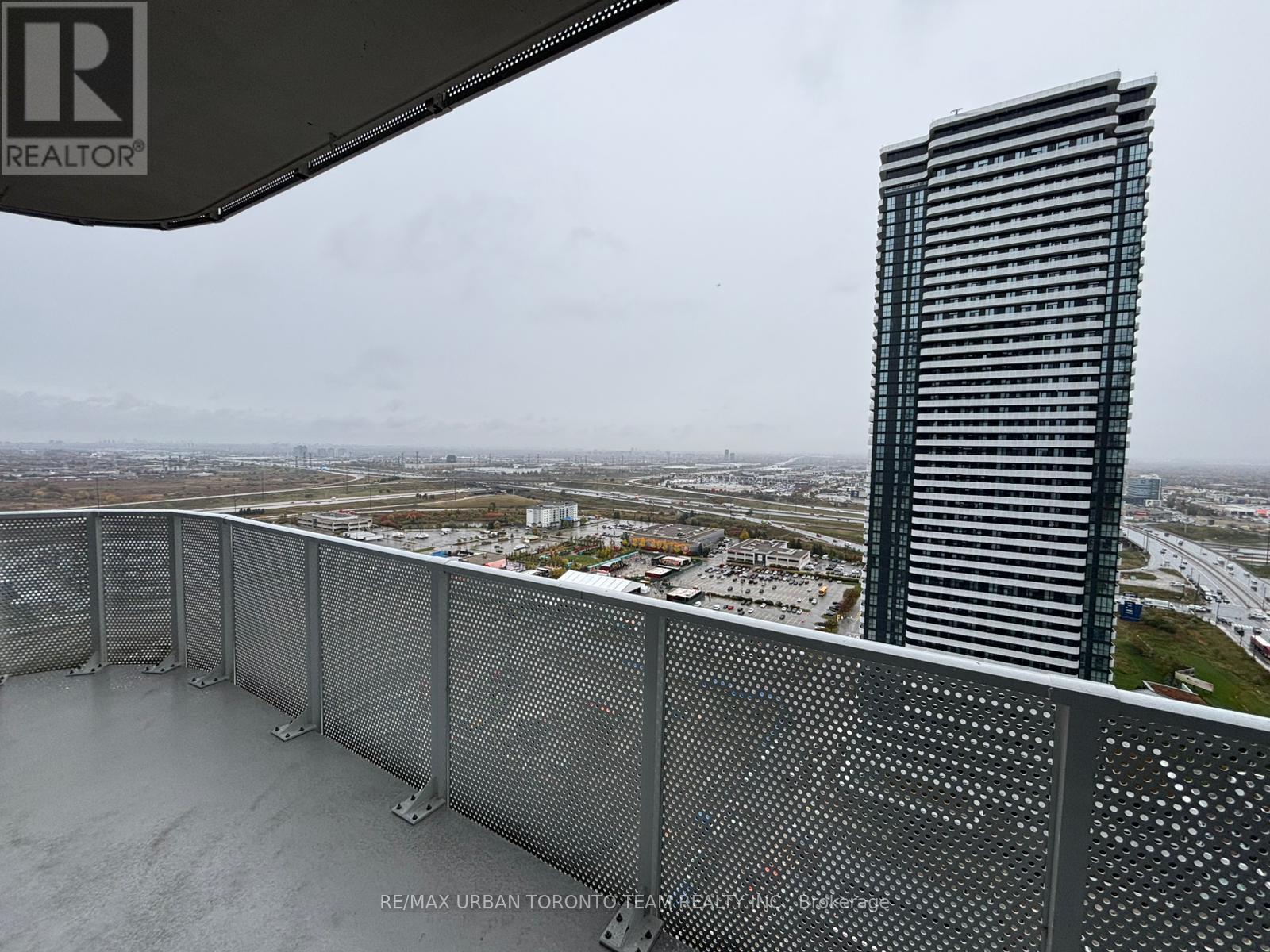 3115 - 28 Interchange Way, Vaughan, Ontario  L4K 0P8 - Photo 4 - N12496436