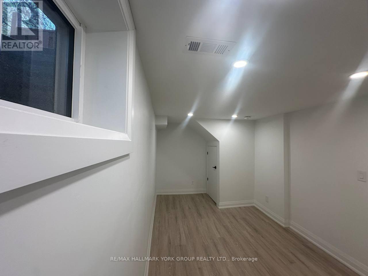 Basement - 106 Woodpark Place E, Newmarket, Ontario  L3Y 3P6 - Photo 10 - N12496470