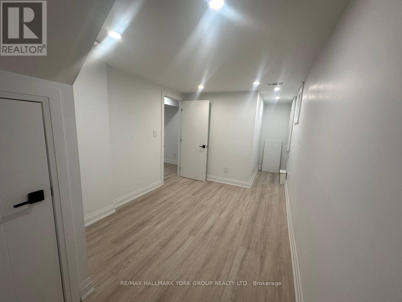 Basement - 106 Woodpark Place E, Newmarket, Ontario  L3Y 3P6 - Photo 11 - N12496470