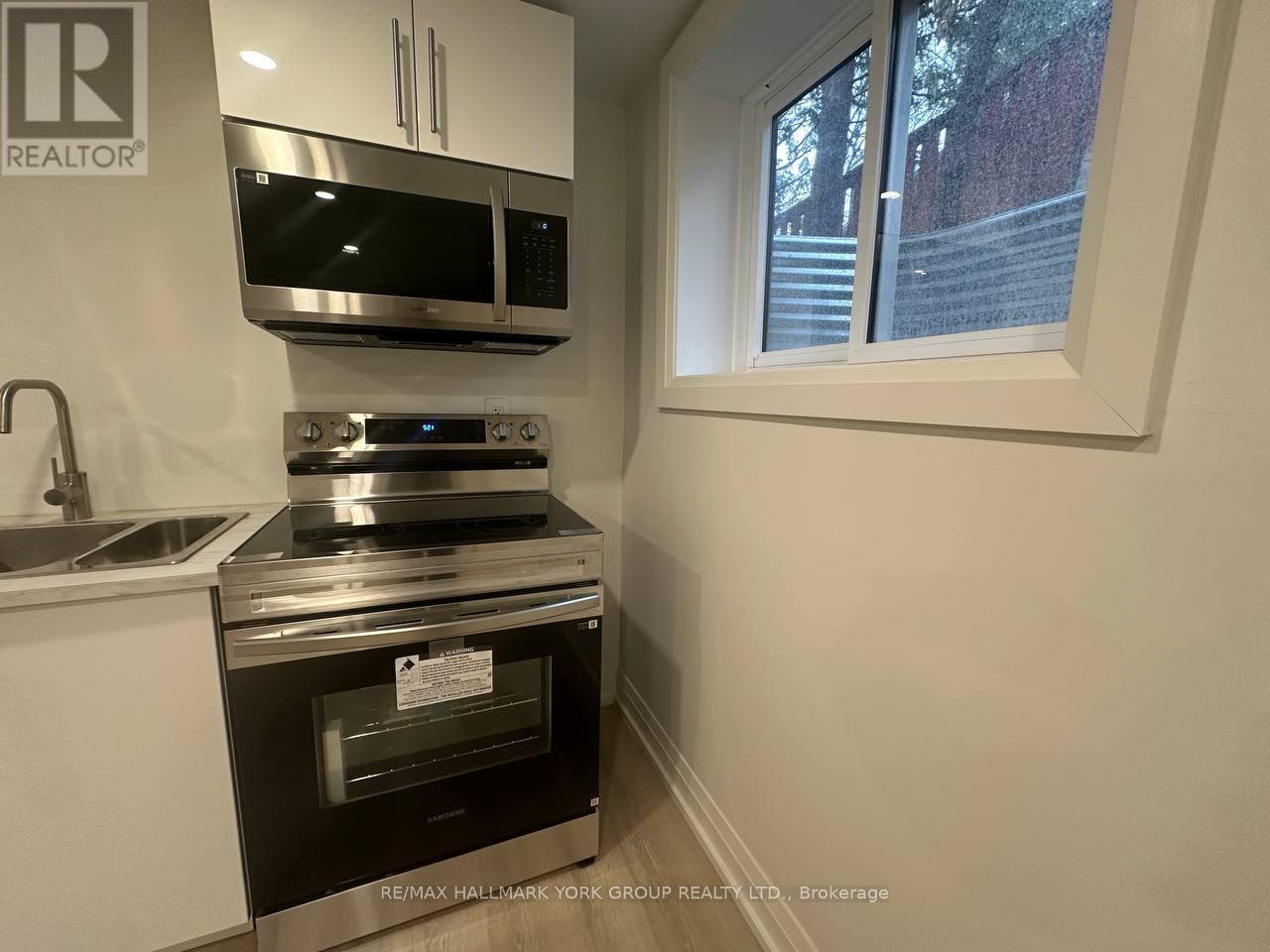 Basement - 106 Woodpark Place E, Newmarket, Ontario  L3Y 3P6 - Photo 7 - N12496470