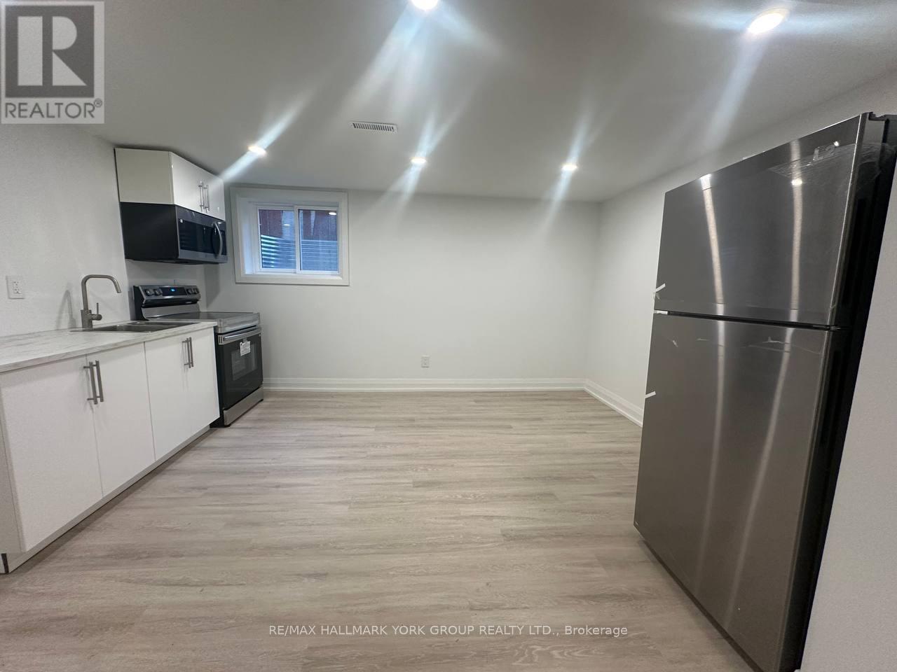 Basement - 106 Woodpark Place E, Newmarket, Ontario  L3Y 3P6 - Photo 8 - N12496470