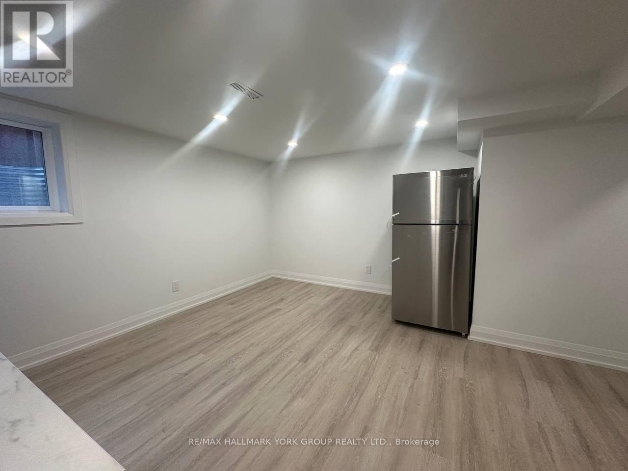 Basement - 106 Woodpark Place E, Newmarket, Ontario  L3Y 3P6 - Photo 9 - N12496470