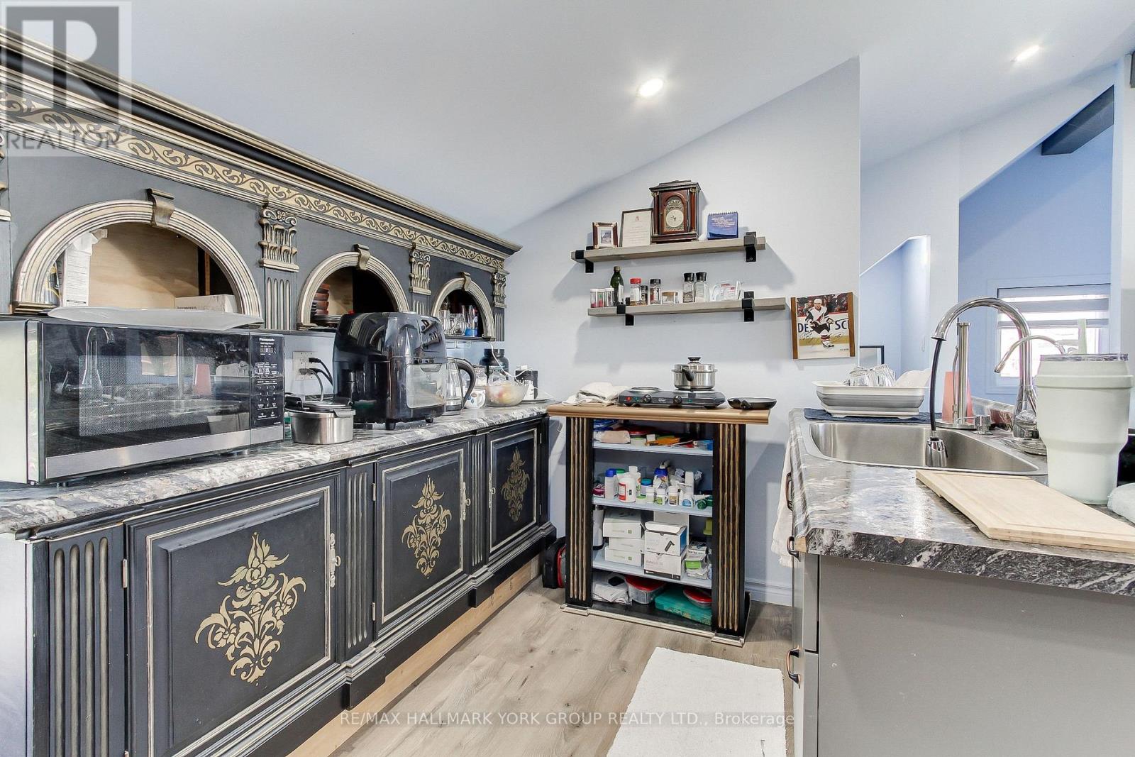 303 Lake Dr East Unit A Drive, Georgina, Ontario  L0E 1S0 - Photo 9 - N12496476