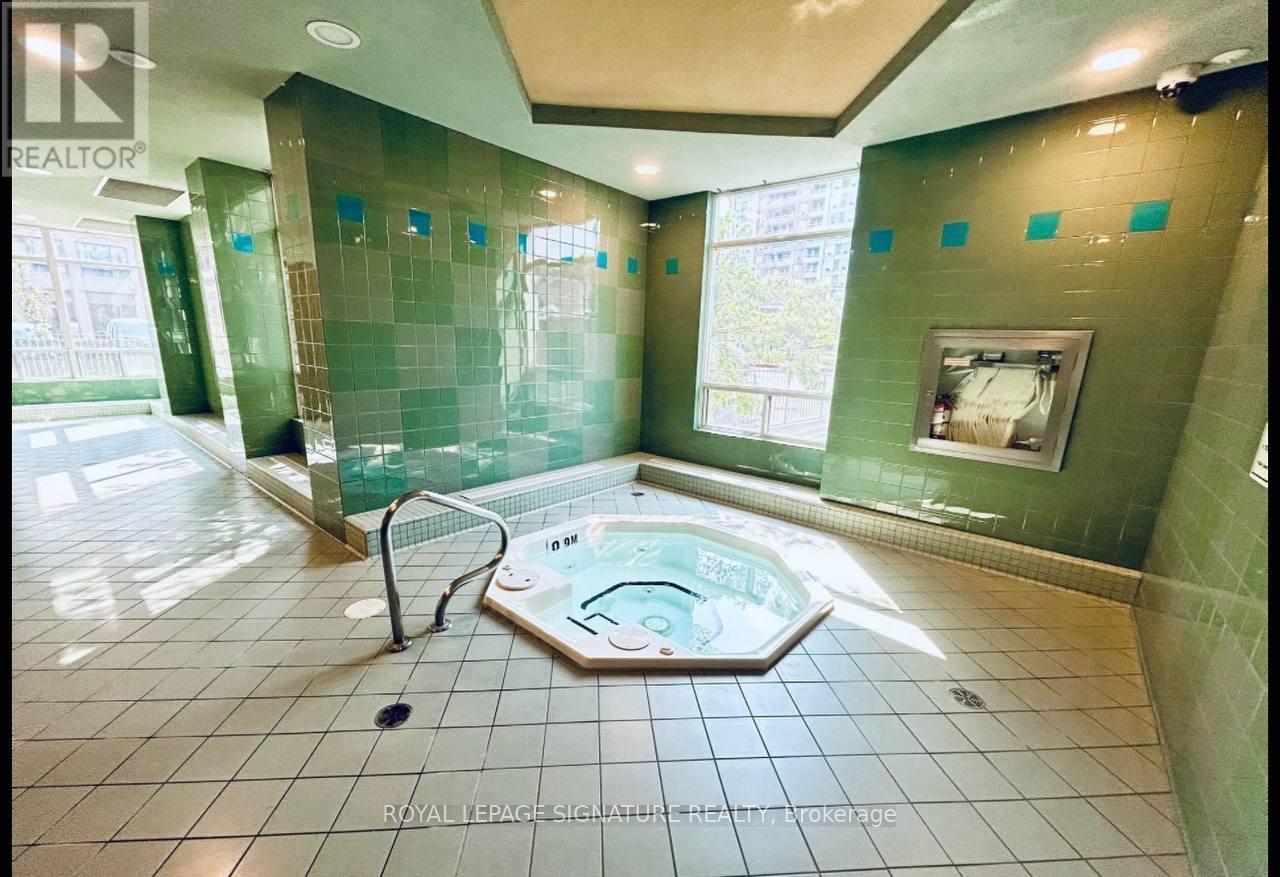 1116 - 29 Northern Heights Drive, Richmond Hill, Ontario  L4B 4L8 - Photo 8 - N12496506