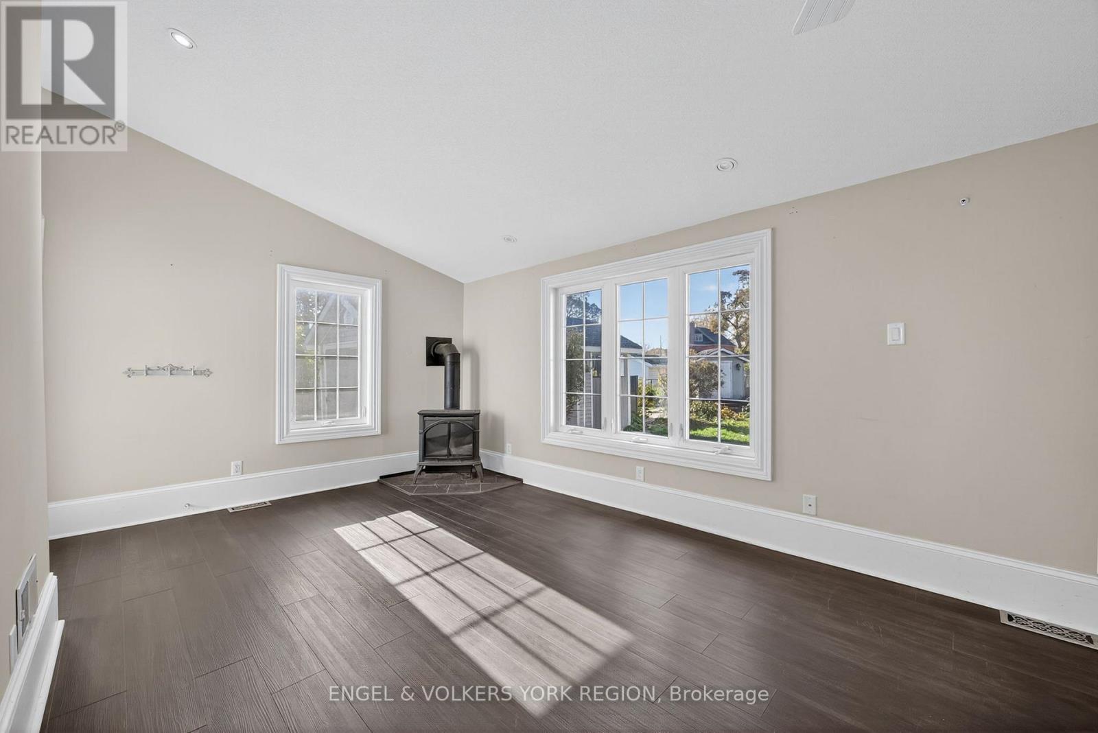 52 Parkside Drive, Barrie, Ontario  L4N 1W9 - Photo 14 - S12496352