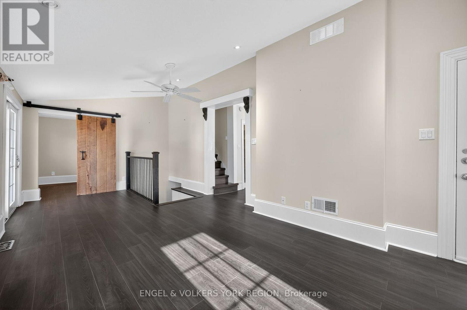 52 Parkside Drive, Barrie, Ontario  L4N 1W9 - Photo 16 - S12496352