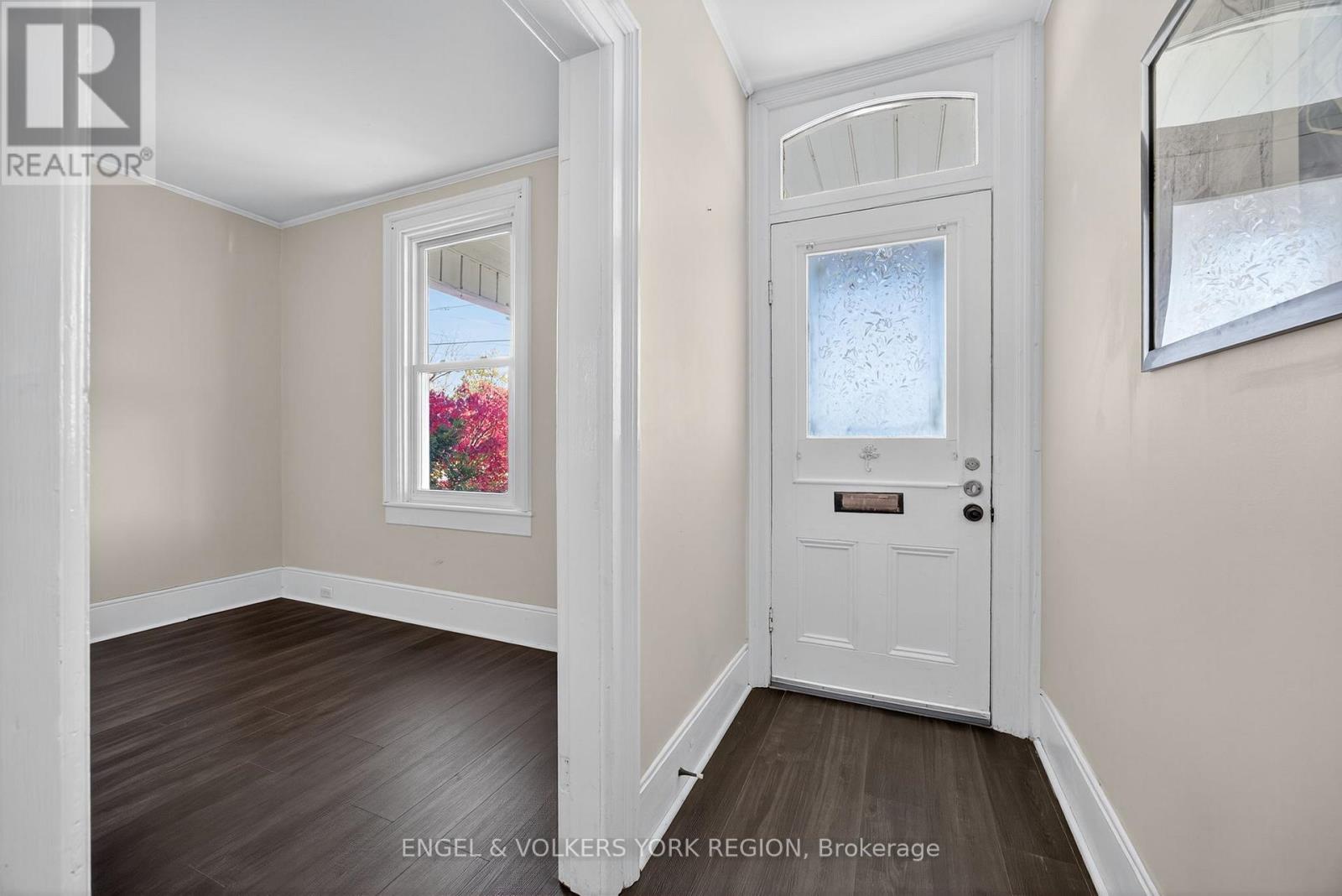 52 Parkside Drive, Barrie, Ontario  L4N 1W9 - Photo 3 - S12496352