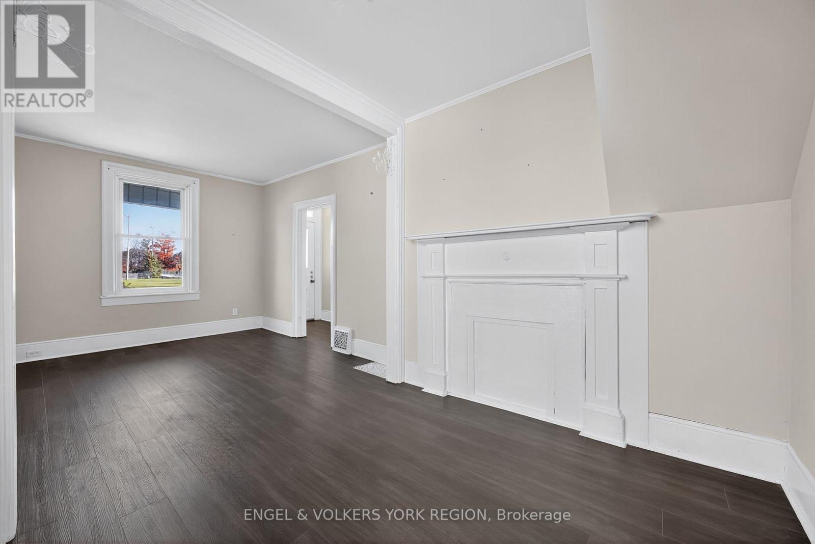 52 Parkside Drive, Barrie, Ontario  L4N 1W9 - Photo 6 - S12496352