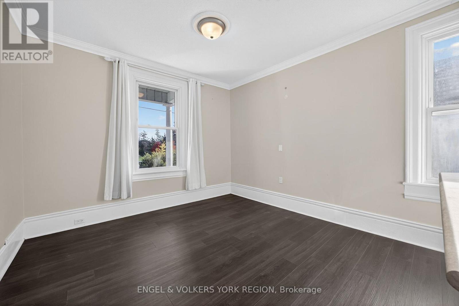 52 Parkside Drive, Barrie, Ontario  L4N 1W9 - Photo 9 - S12496352