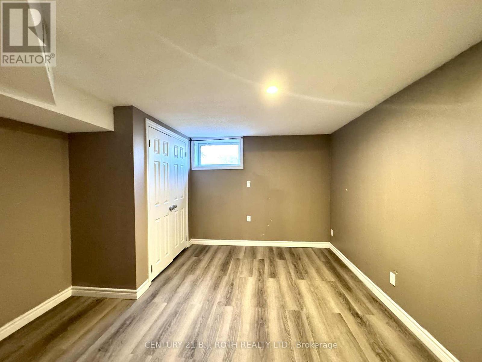 Lower - 141 Gunn Street, Barrie, Ontario  L4M 2H6 - Photo 11 - S12496358