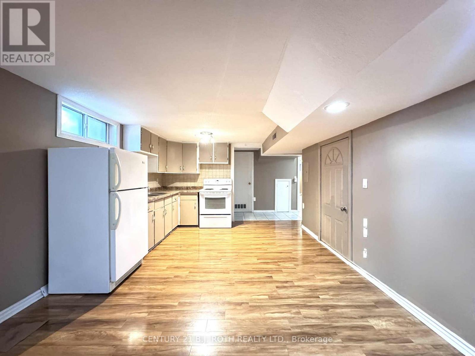 Lower - 141 Gunn Street, Barrie, Ontario  L4M 2H6 - Photo 9 - S12496358