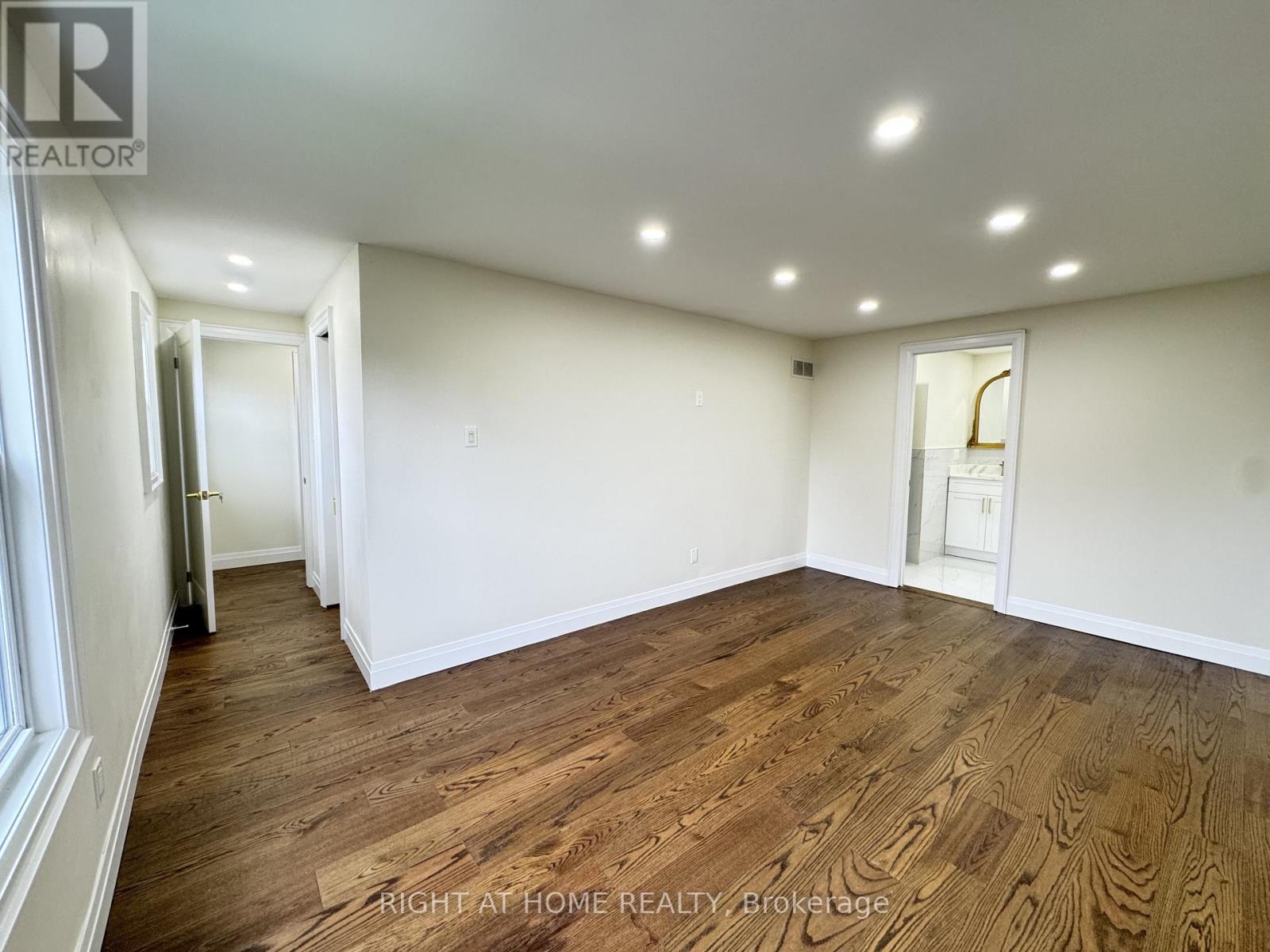 247 Hickling Trail, Barrie (Grove East), Ontario  L4M 5W9 - Photo 10 - S12496498