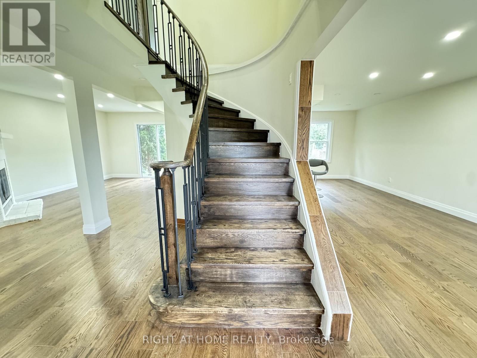 247 Hickling Trail, Barrie (Grove East), Ontario  L4M 5W9 - Photo 13 - S12496498