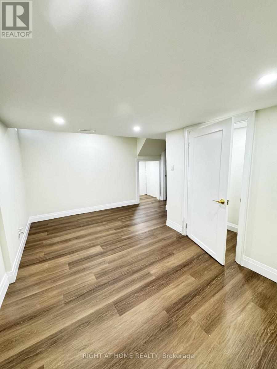 247 Hickling Trail, Barrie (Grove East), Ontario  L4M 5W9 - Photo 15 - S12496498