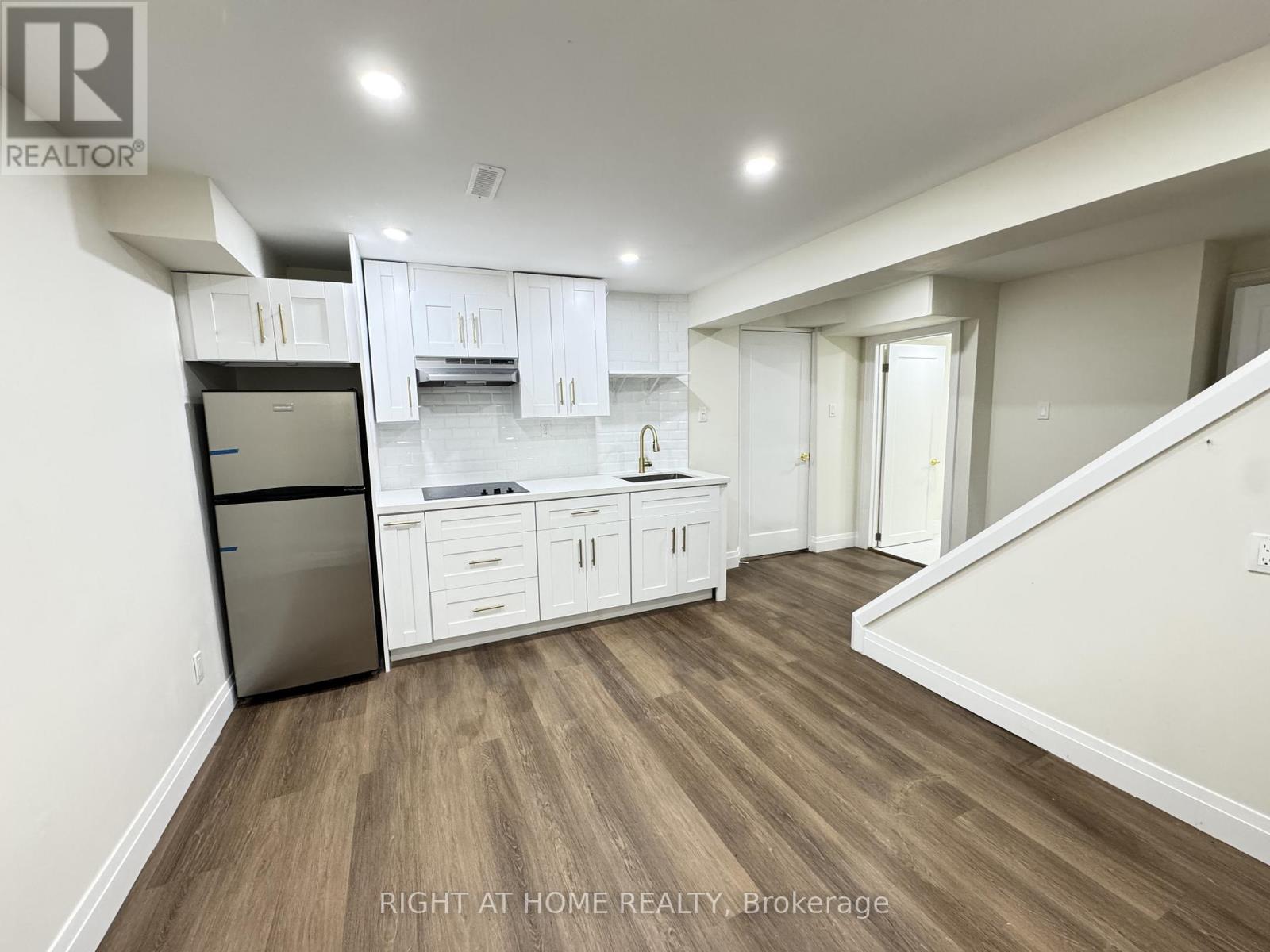 247 Hickling Trail, Barrie (Grove East), Ontario  L4M 5W9 - Photo 16 - S12496498