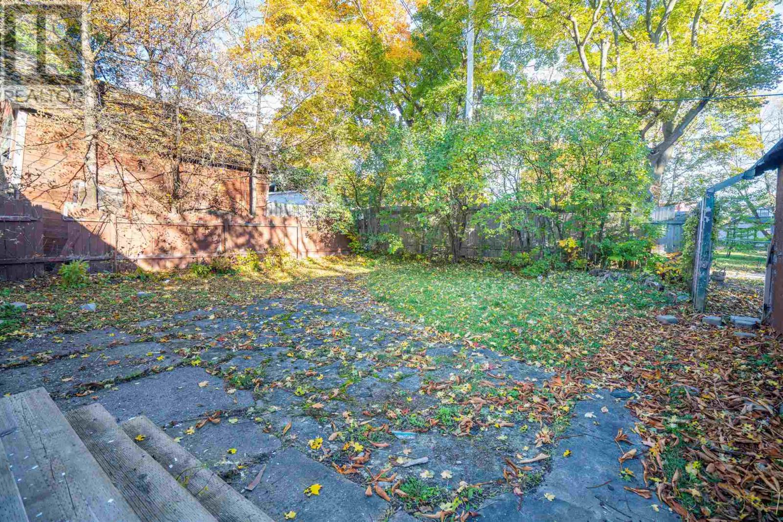 152 Pilgrim St, Sault Ste. Marie, Ontario P6A 3E9 - Photo 3 - SM253122