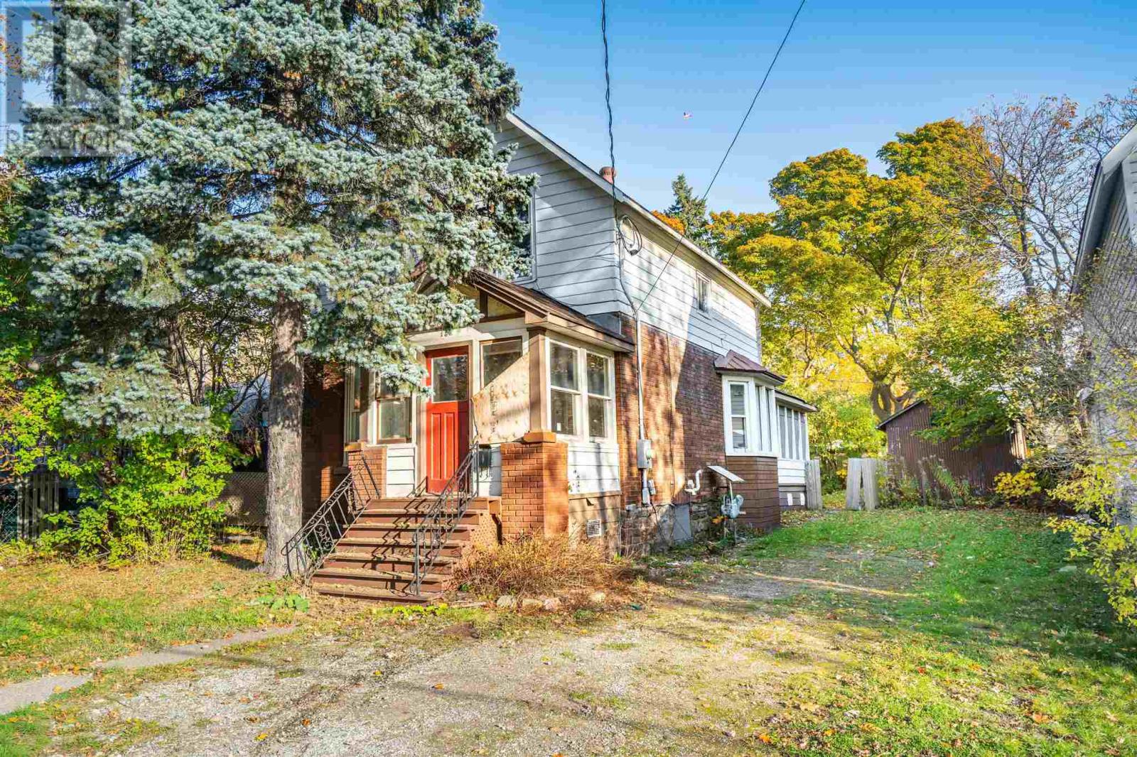 152 Pilgrim St, Sault Ste. Marie, Ontario P6A 3E9 - Photo 1 - SM253122
