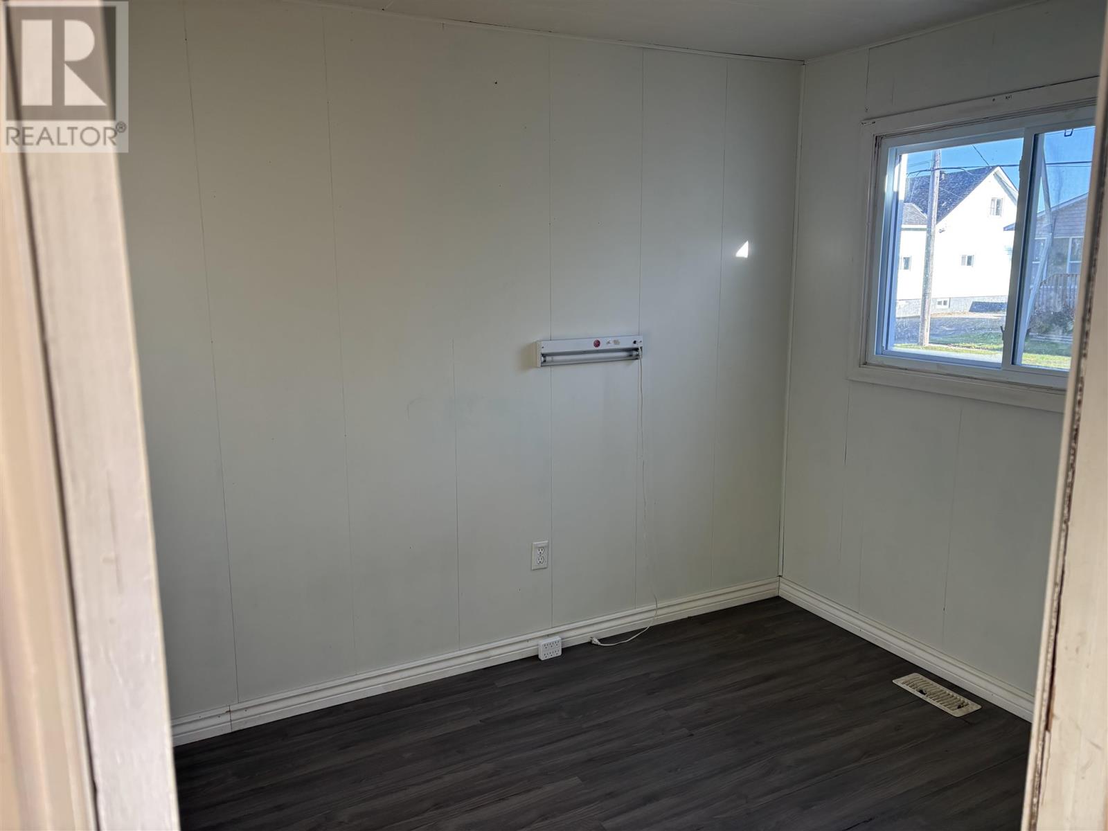 403 First Ave, Sault Ste. Marie, Ontario P6C 4N9 - Photo 10 - SM253132