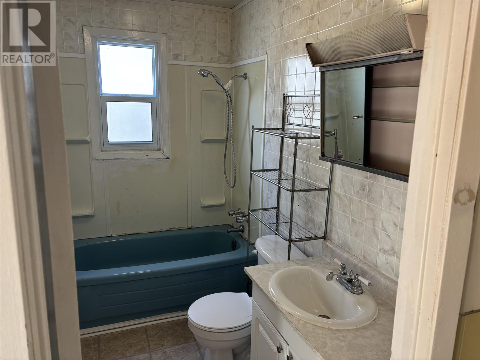 403 First Ave, Sault Ste. Marie, Ontario P6C 4N9 - Photo 11 - SM253132