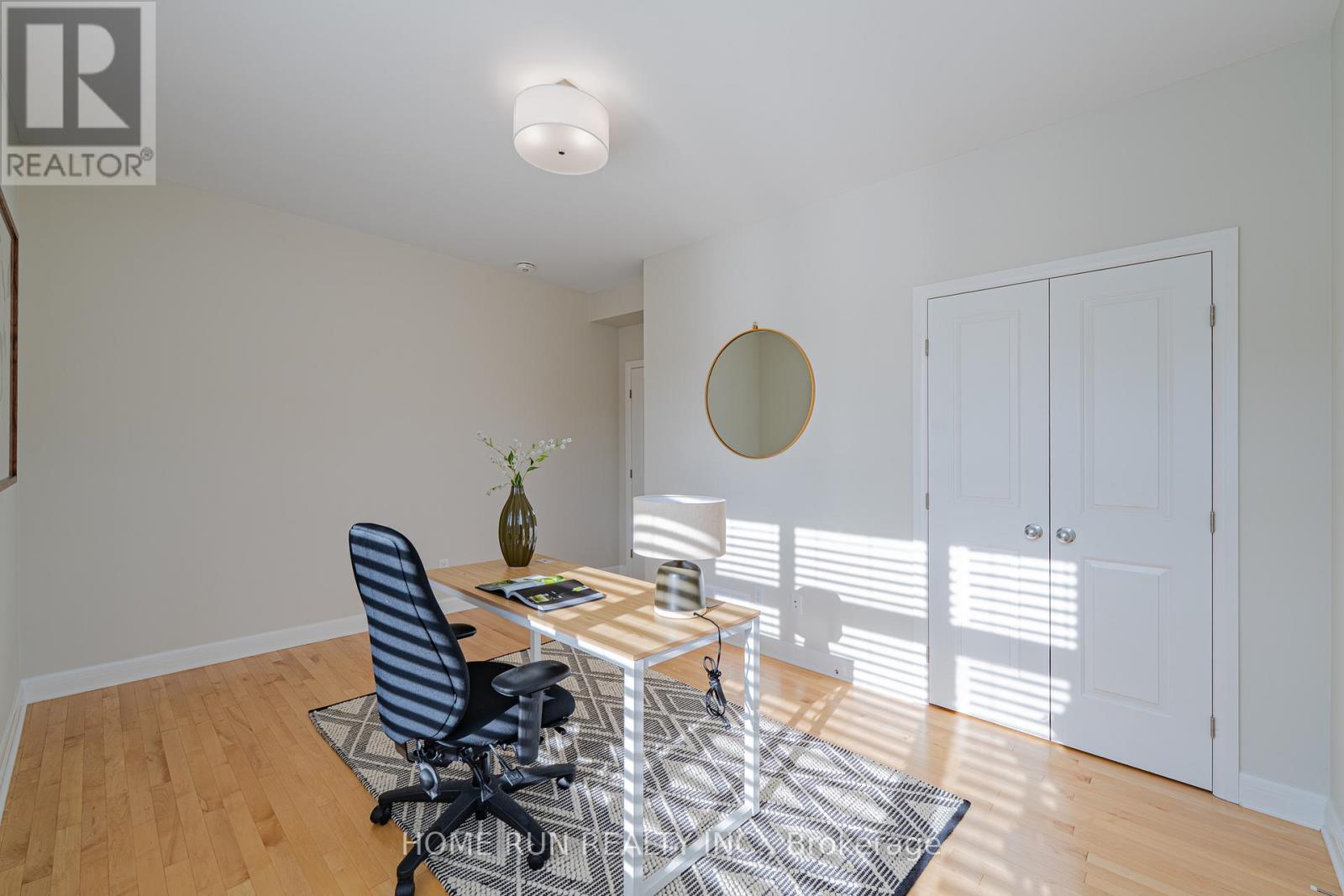 100 Lochhouse Walk, Ottawa, Ontario  K2J 6A4 - Photo 4 - X12468309