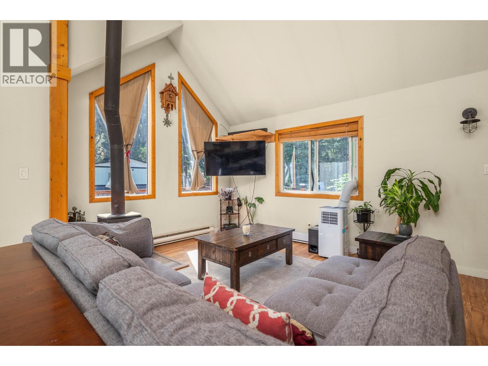 322 Northern View Drive, Vernon, British Columbia  V1H 2C3 - Photo 11 - 10357453