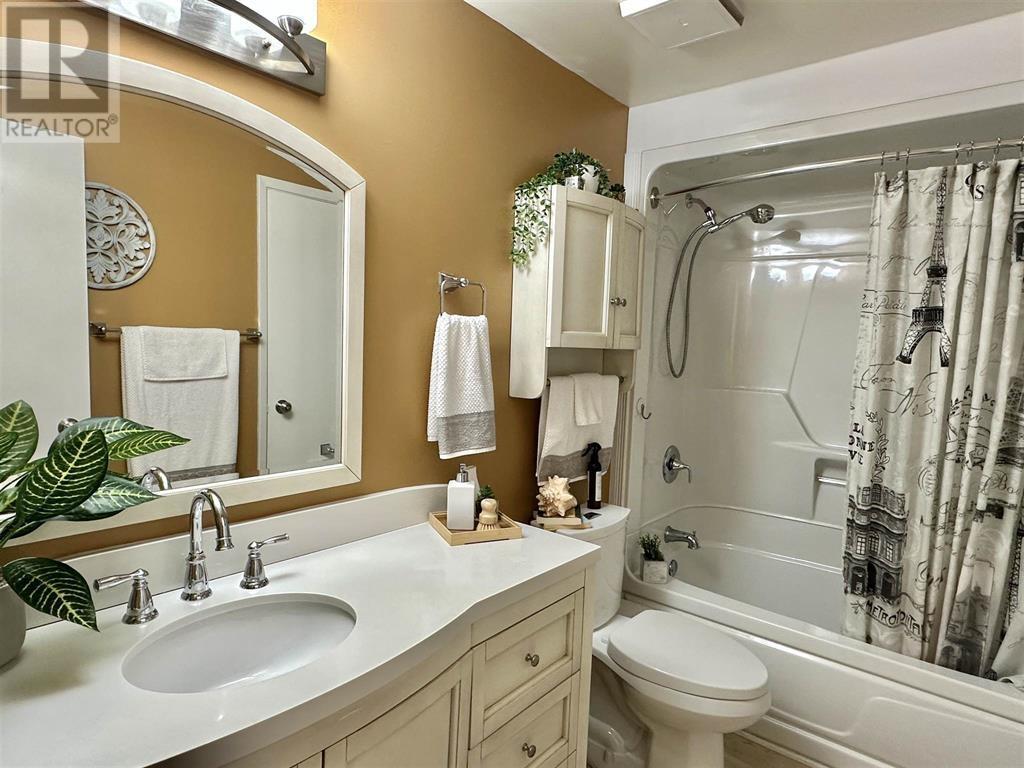 1 Gauthier Pl, Elliot Lake, Ontario  P5A 3M1 - Photo 14 - SM253136