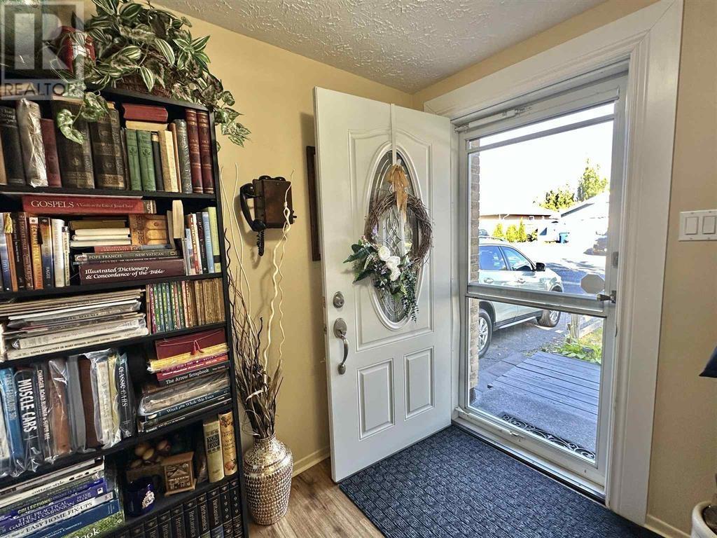 1 Gauthier Pl, Elliot Lake, Ontario  P5A 3M1 - Photo 2 - SM253136