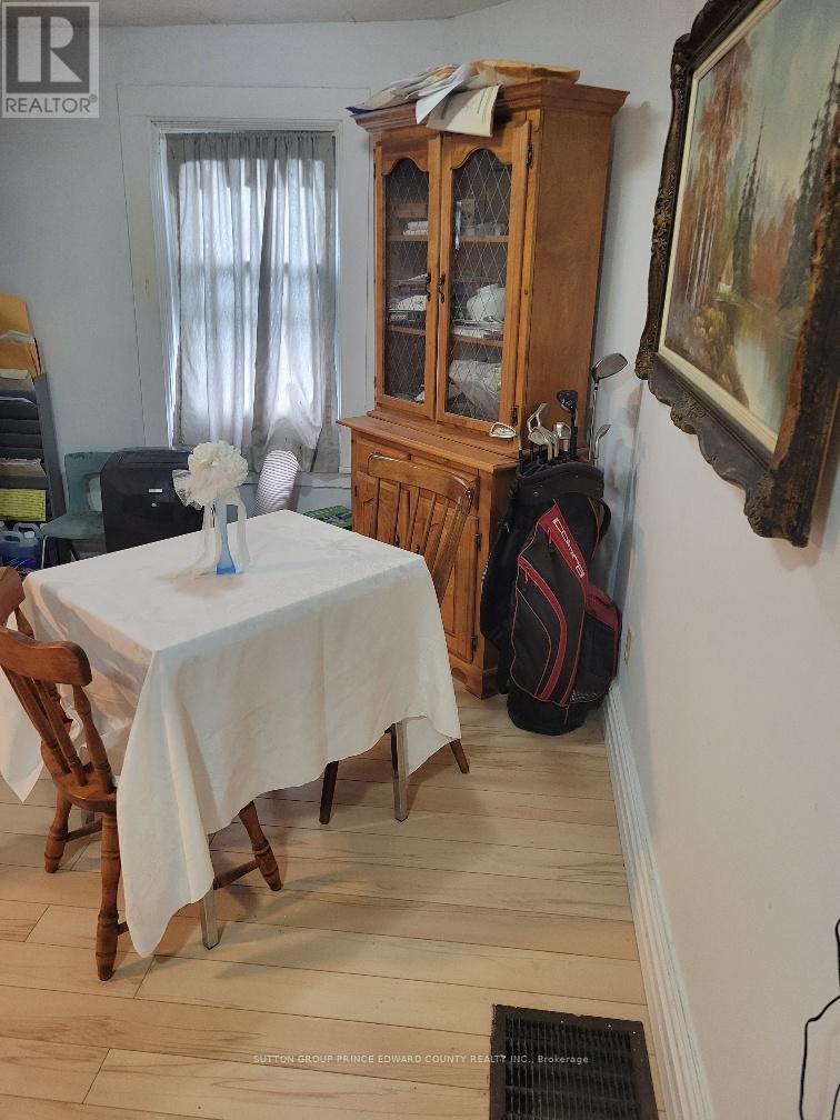 11 Low Street, Prince Edward County (Picton Ward), Ontario  K0K 2T0 - Photo 10 - X12496534