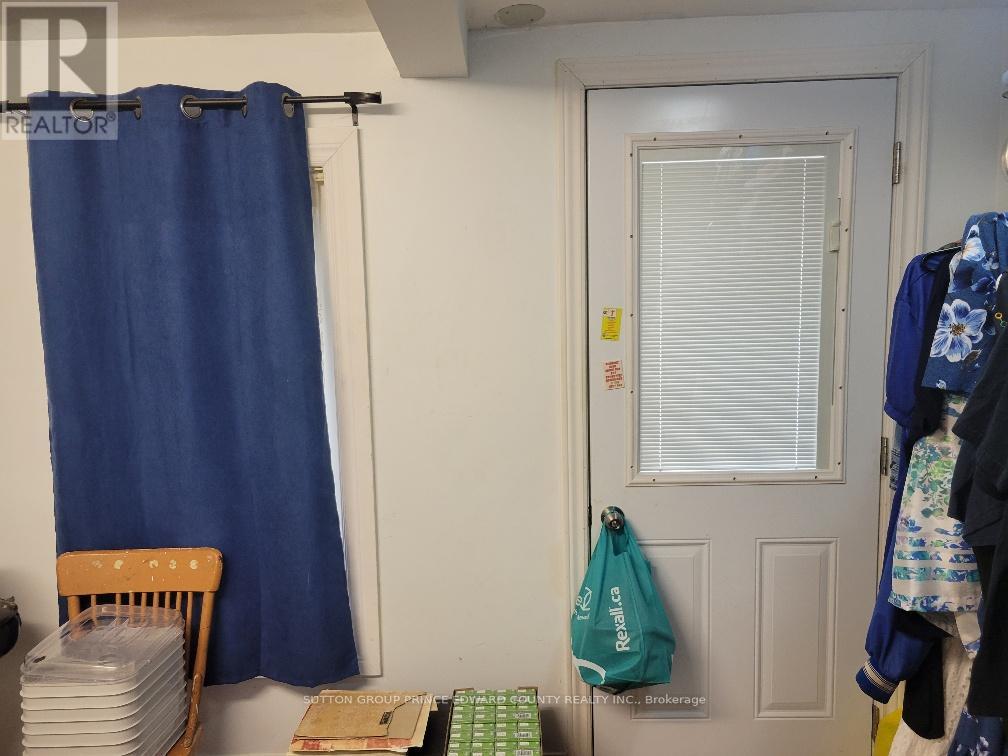 11 Low Street, Prince Edward County (Picton Ward), Ontario  K0K 2T0 - Photo 12 - X12496534