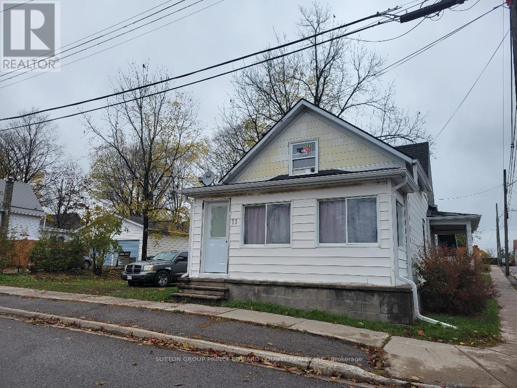 11 Low Street, Prince Edward County (Picton Ward), Ontario  K0K 2T0 - Photo 2 - X12496534