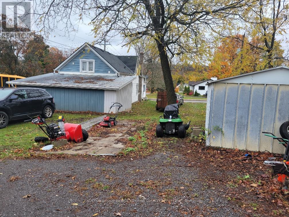 11 Low Street, Prince Edward County (Picton Ward), Ontario  K0K 2T0 - Photo 20 - X12496534