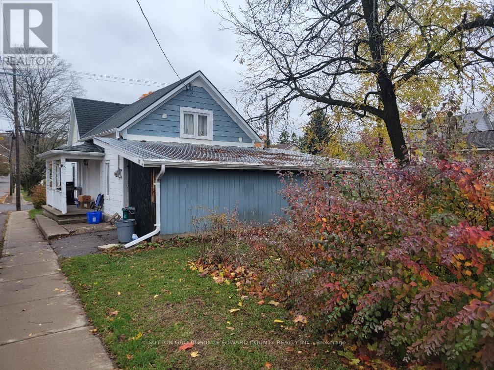 11 Low Street, Prince Edward County (Picton Ward), Ontario  K0K 2T0 - Photo 23 - X12496534