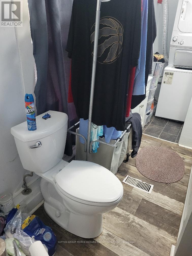 11 Low Street, Prince Edward County (Picton Ward), Ontario  K0K 2T0 - Photo 26 - X12496534