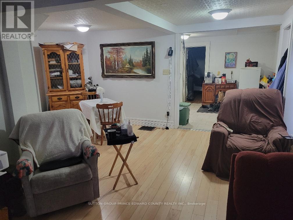 11 Low Street, Prince Edward County (Picton Ward), Ontario  K0K 2T0 - Photo 4 - X12496534