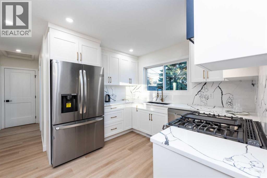 152 Southampthon Drive Sw, Calgary, Alberta  T2W 0V1 - Photo 12 - A2265620