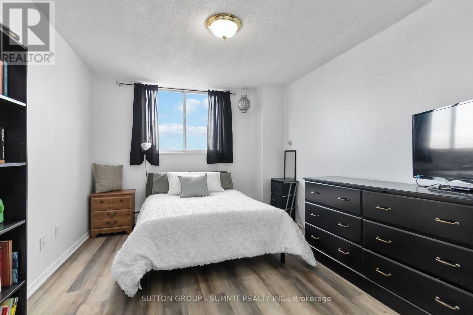 1501 - 975 Warwick Court, Burlington, Ontario  L7T 3Z7 - Photo 12 - W12496270