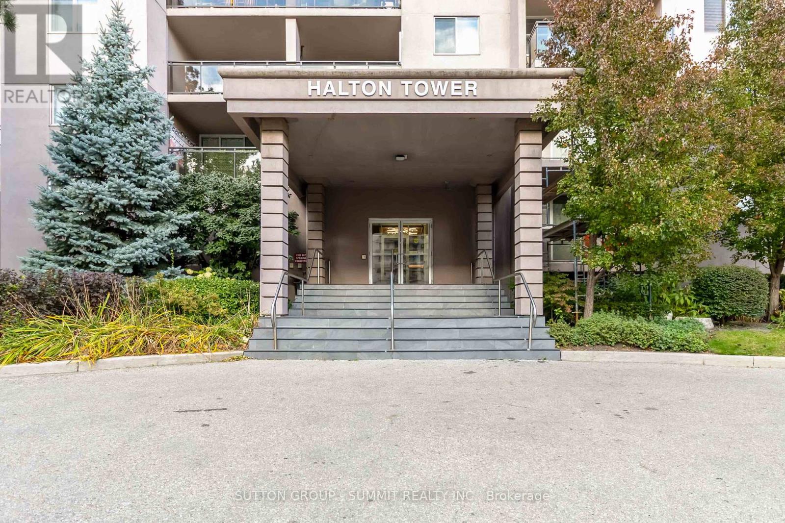 1501 - 975 Warwick Court, Burlington, Ontario  L7T 3Z7 - Photo 2 - W12496270