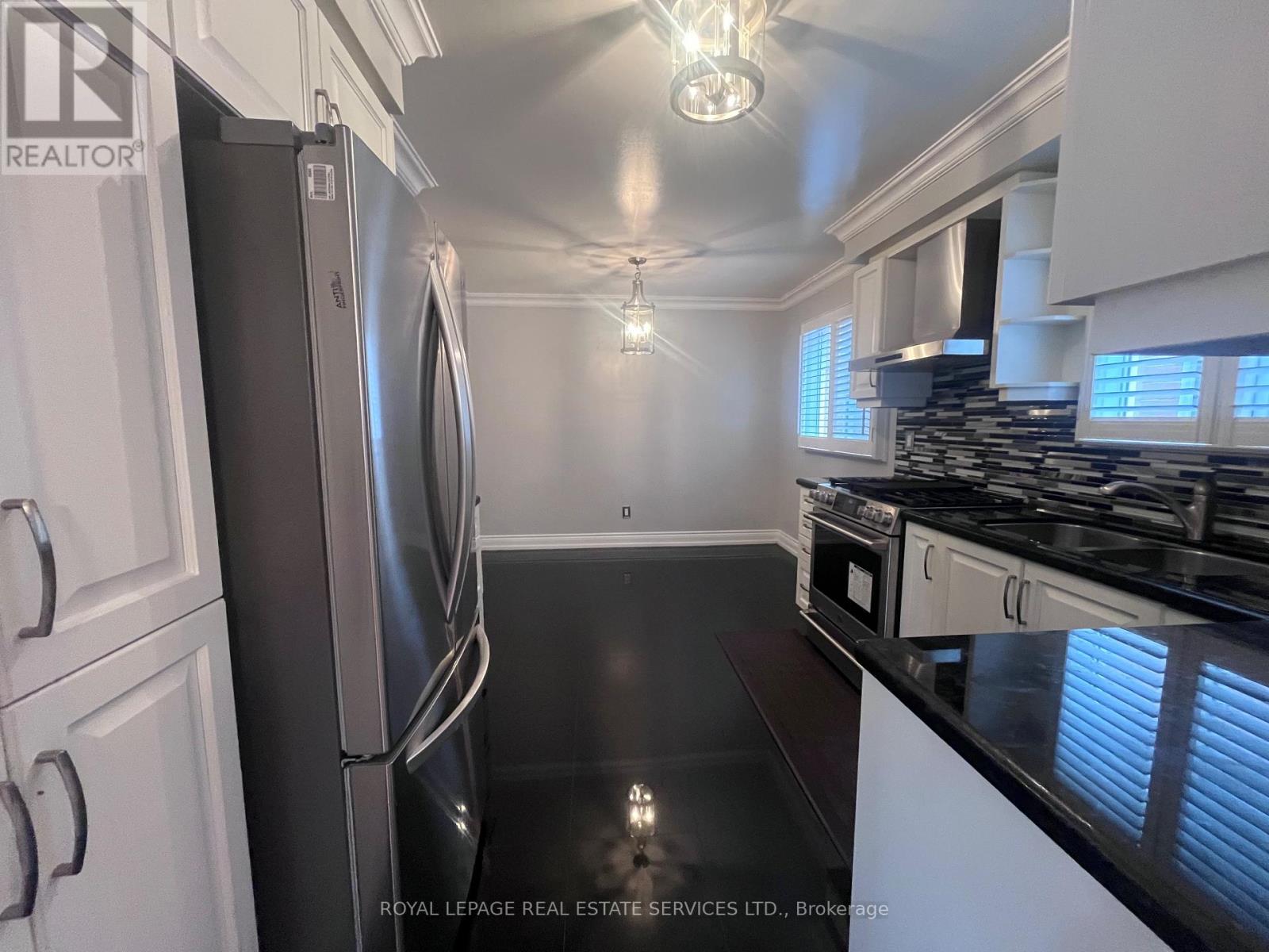 Upper - 5254 Astwell Avenue W, Mississauga, Ontario  L5R 3H8 - Photo 10 - W12496280