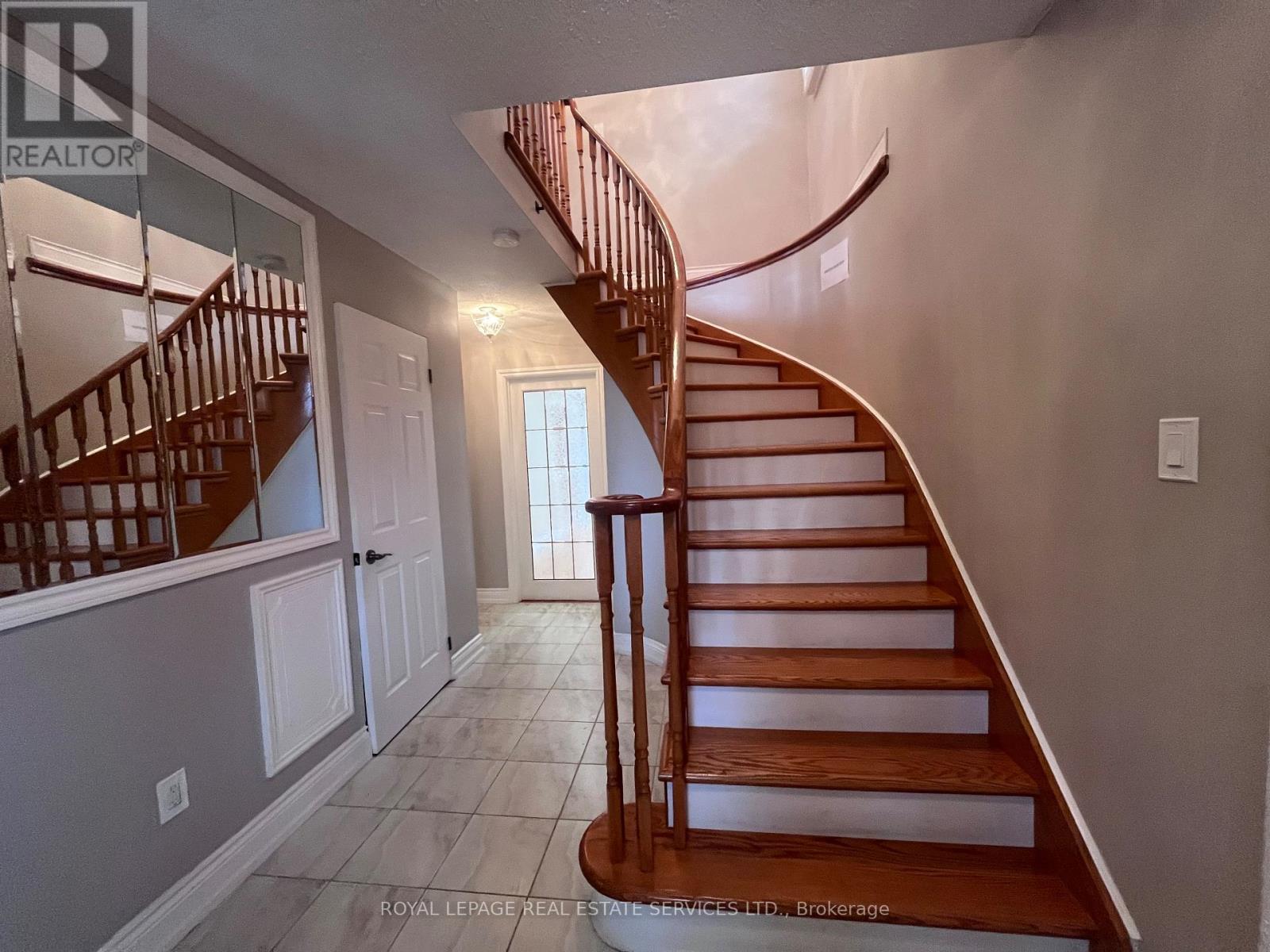 Upper - 5254 Astwell Avenue W, Mississauga, Ontario  L5R 3H8 - Photo 14 - W12496280