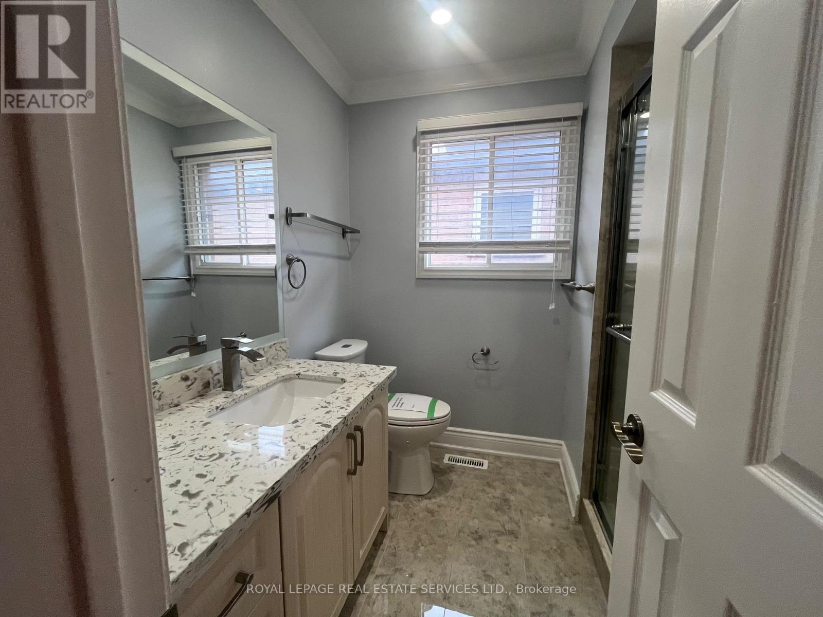 Upper - 5254 Astwell Avenue W, Mississauga, Ontario  L5R 3H8 - Photo 15 - W12496280