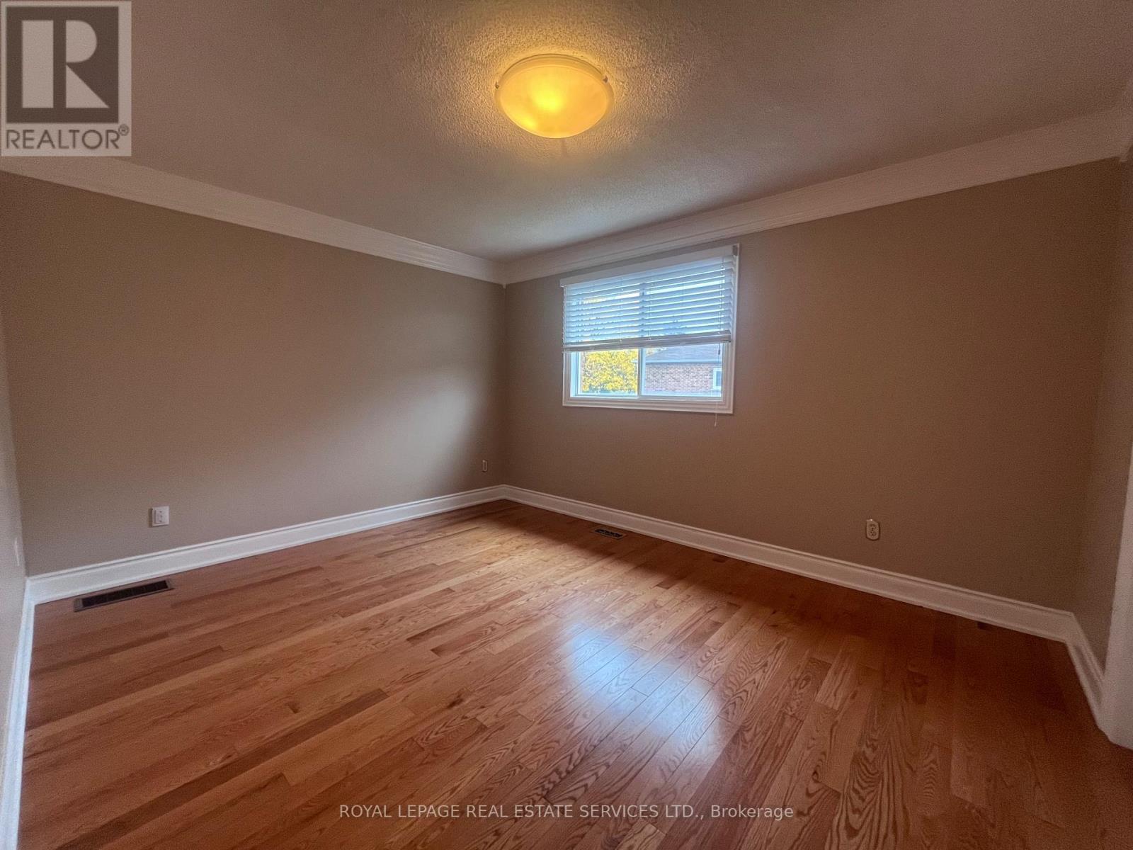 Upper - 5254 Astwell Avenue W, Mississauga, Ontario  L5R 3H8 - Photo 17 - W12496280