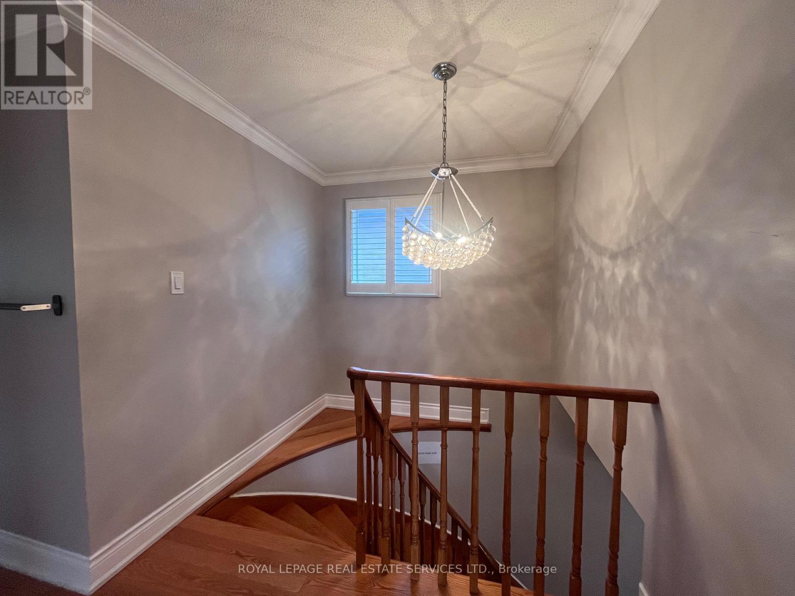 Upper - 5254 Astwell Avenue W, Mississauga, Ontario  L5R 3H8 - Photo 23 - W12496280