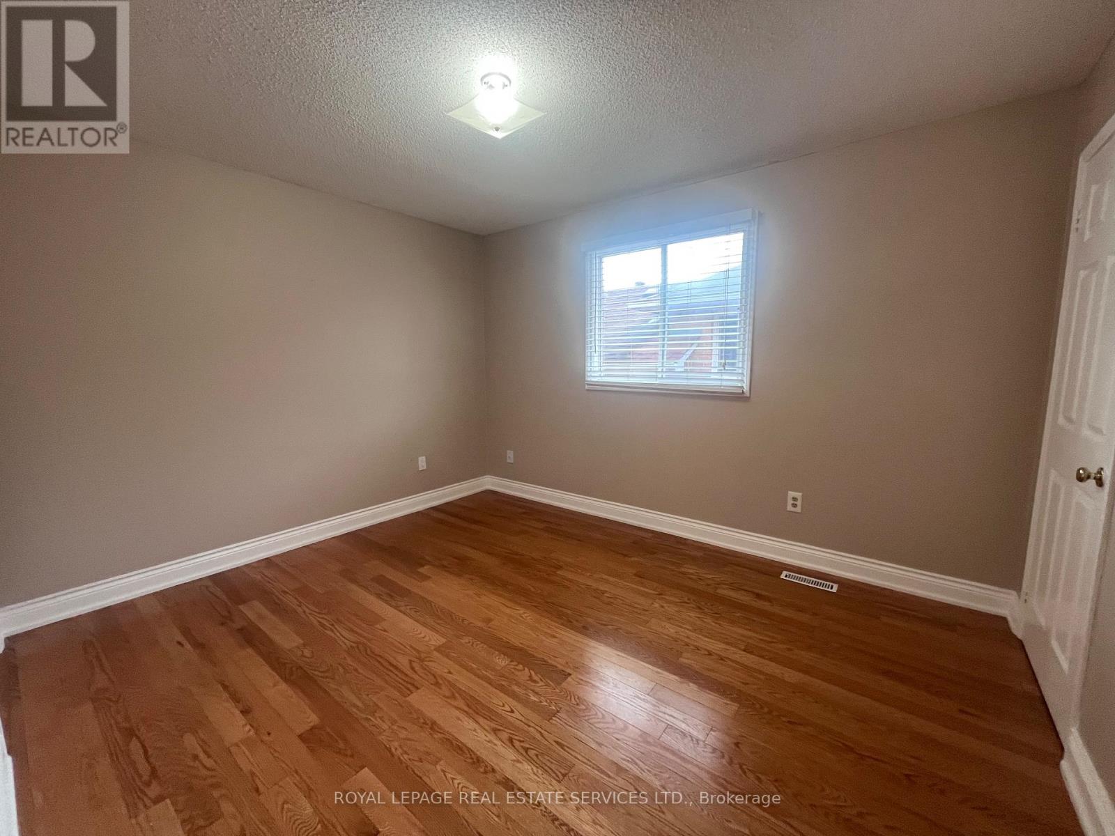 Upper - 5254 Astwell Avenue W, Mississauga, Ontario  L5R 3H8 - Photo 24 - W12496280