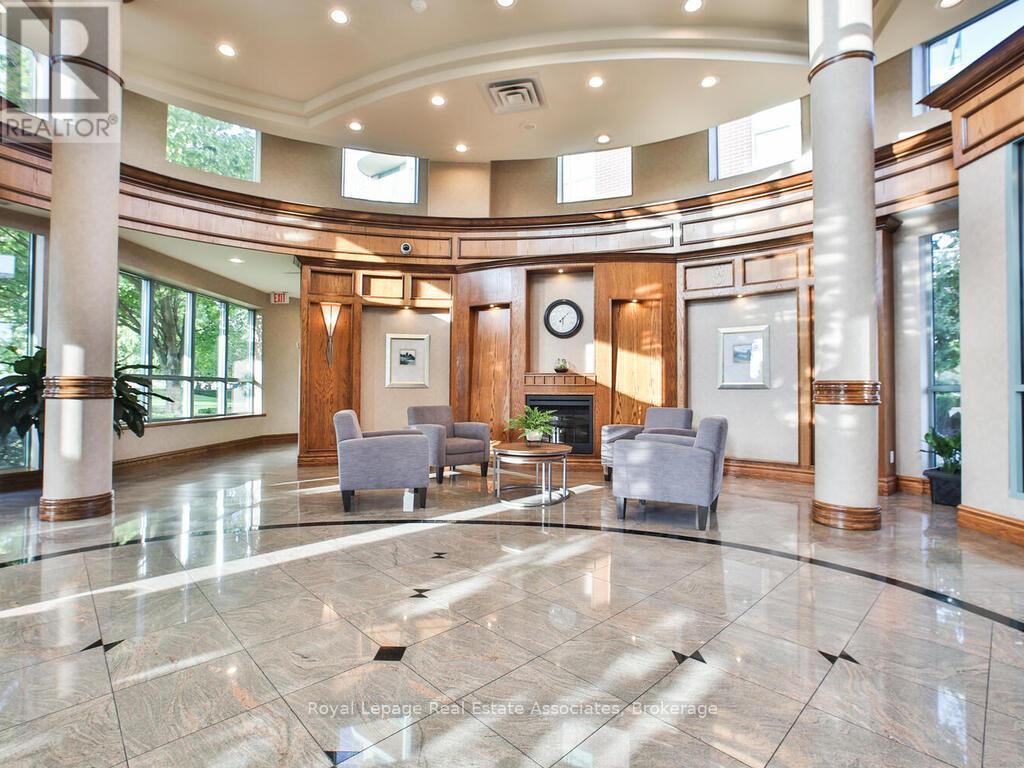 401 - 4879 Kimbermount Avenue, Mississauga, Ontario  L5M 7R8 - Photo 3 - W12496294