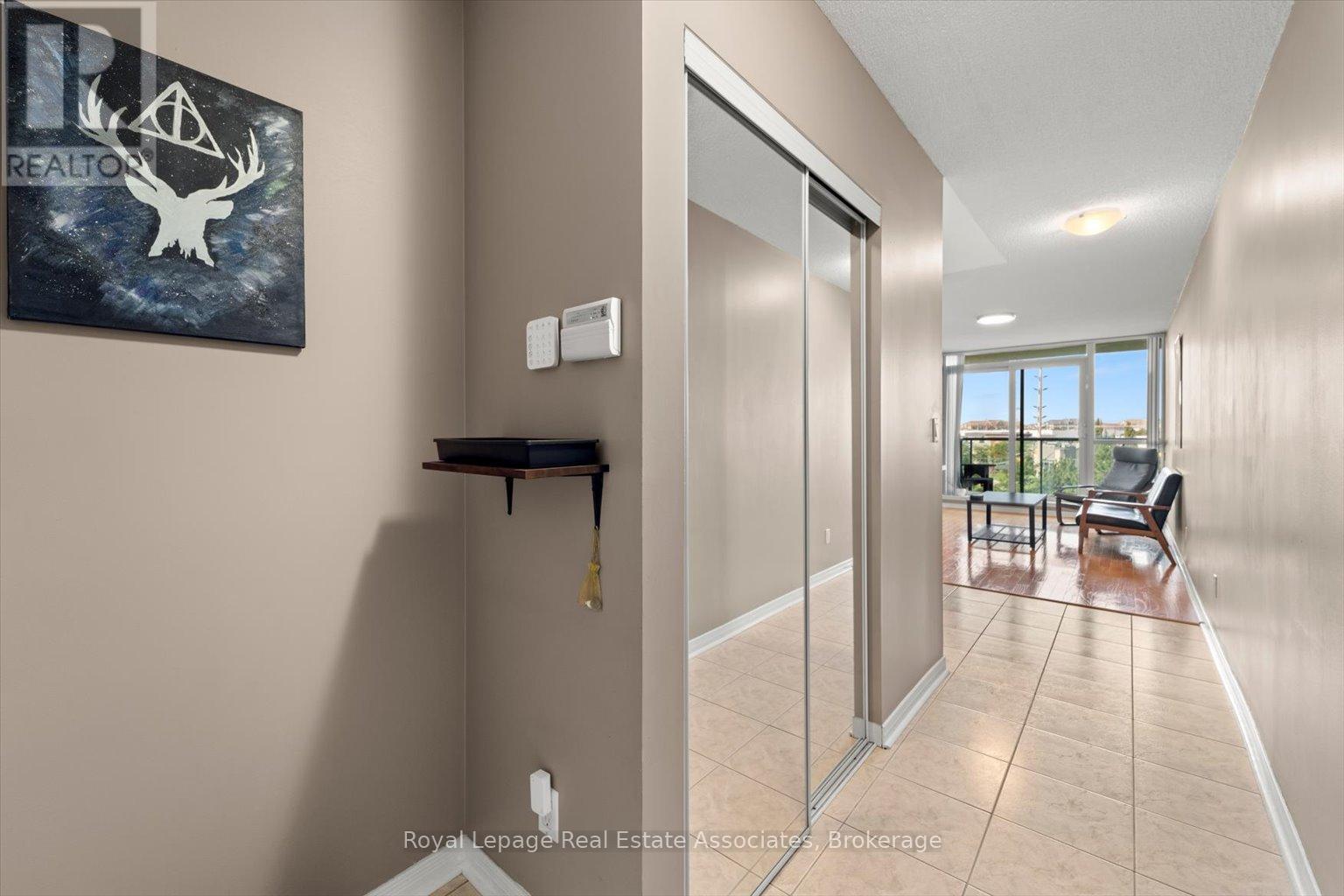 401 - 4879 Kimbermount Avenue, Mississauga, Ontario  L5M 7R8 - Photo 6 - W12496294