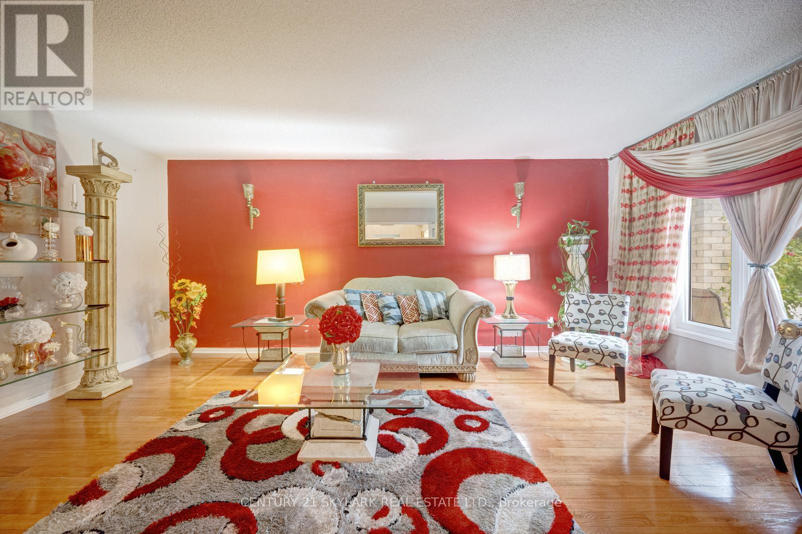 30 Wexford Road, Brampton (Heart Lake West), Ontario  L6Z 2V8 - Photo 11 - W12496334