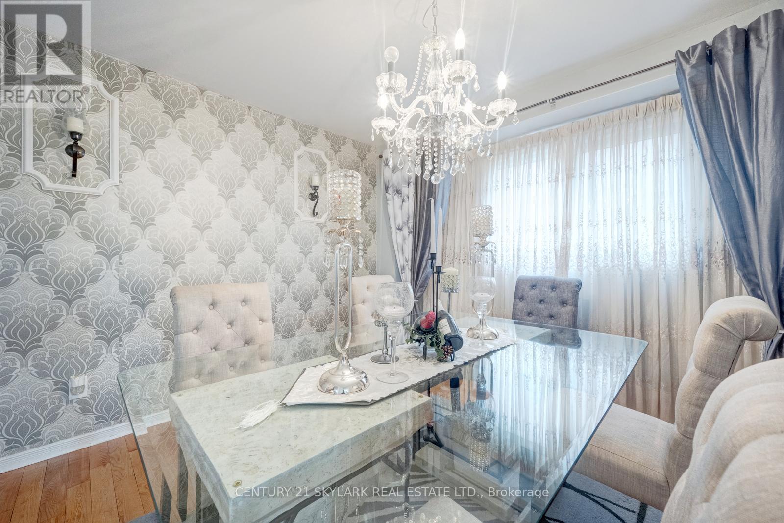 30 Wexford Road, Brampton (Heart Lake West), Ontario  L6Z 2V8 - Photo 15 - W12496334